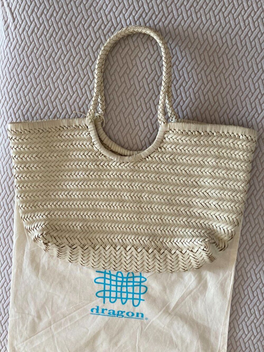 Dragon Diffusion Nantucket Big Pearl Handwoven Leather Tote Near New